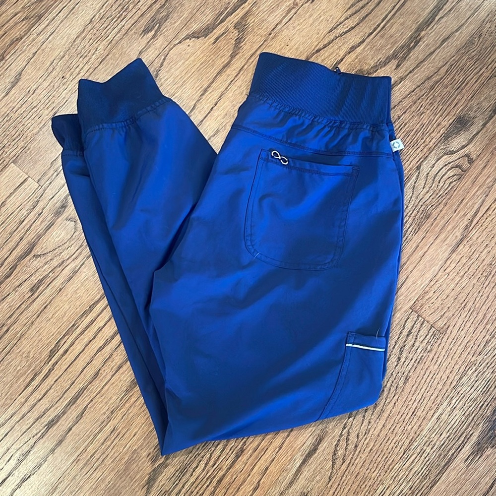 Cherokee Navy Jogger Scrubs - Medium Women